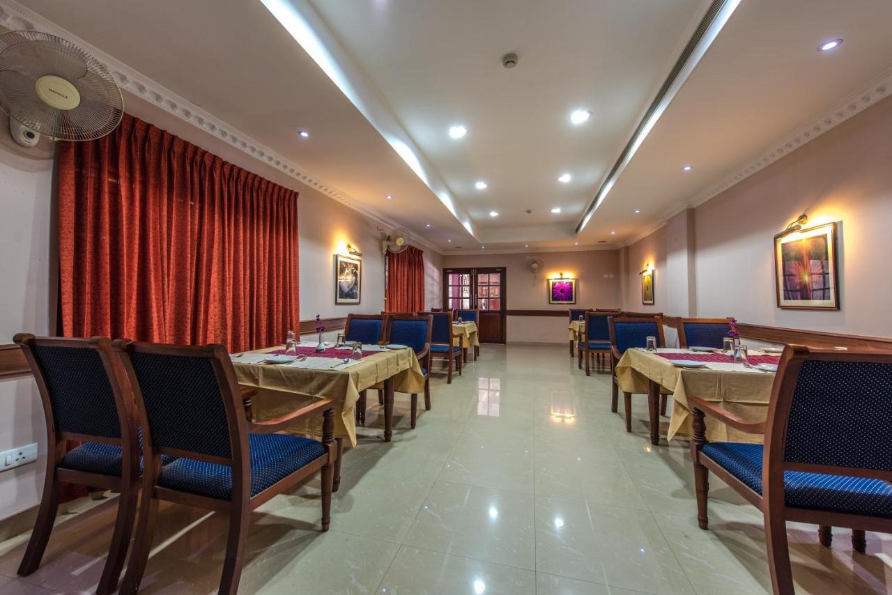 Kallada Hotels&Resorts Thrissur Exteriör bild